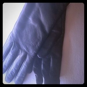 Comfy leather gloves